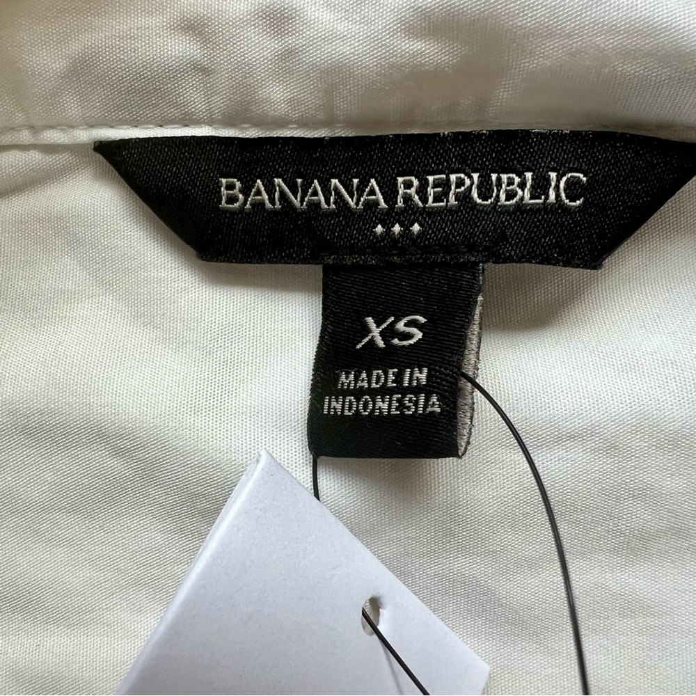 NWT! Banana Republic Classic button down longer length sleeveless shirt XSmall - Picture 4 of 6